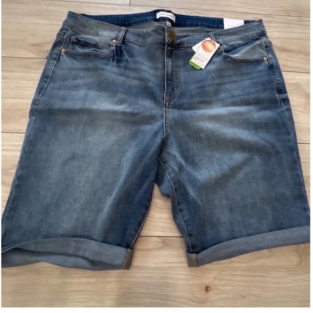 Lane Bryant Womens Size 22 Straight Fit Bermuda Denim Shorts Cuffed Medium Wash‎